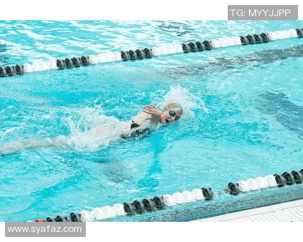 全面解析自由泳技巧与训练方法,助力提升游泳水平 全面解析自由泳技巧与训练方法,助力提升游泳水平